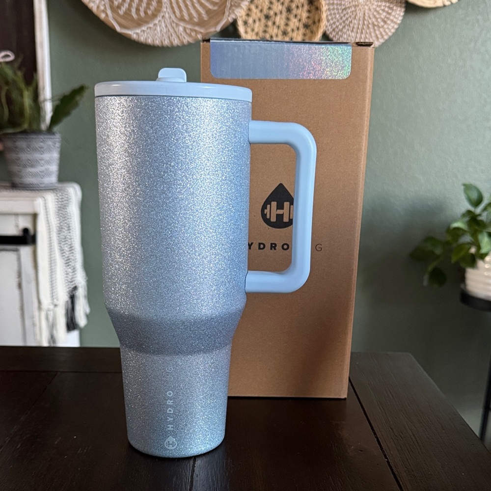 HydroJug 32oz BIRTHDAY
COLLECTION Traveler, ICE BLUE! New!